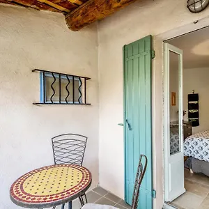 https://maison-de-village-bonnieux.fr-provencehotel.com